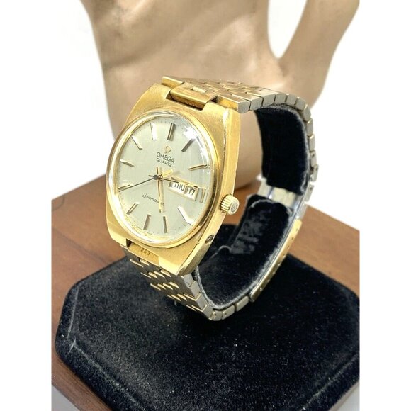 Omega Seamaster Men's Watch 1345 Vintage Swiss Quartz Day Date Gold Steel 34mm - Picture 2 of 14